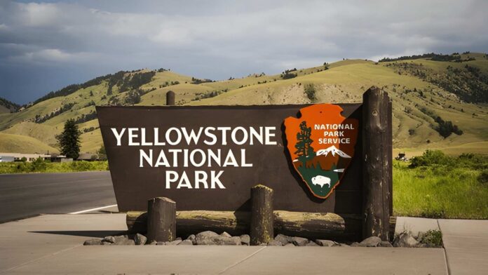 2483931935 Map showing Yellowstone and surrounding locations.
